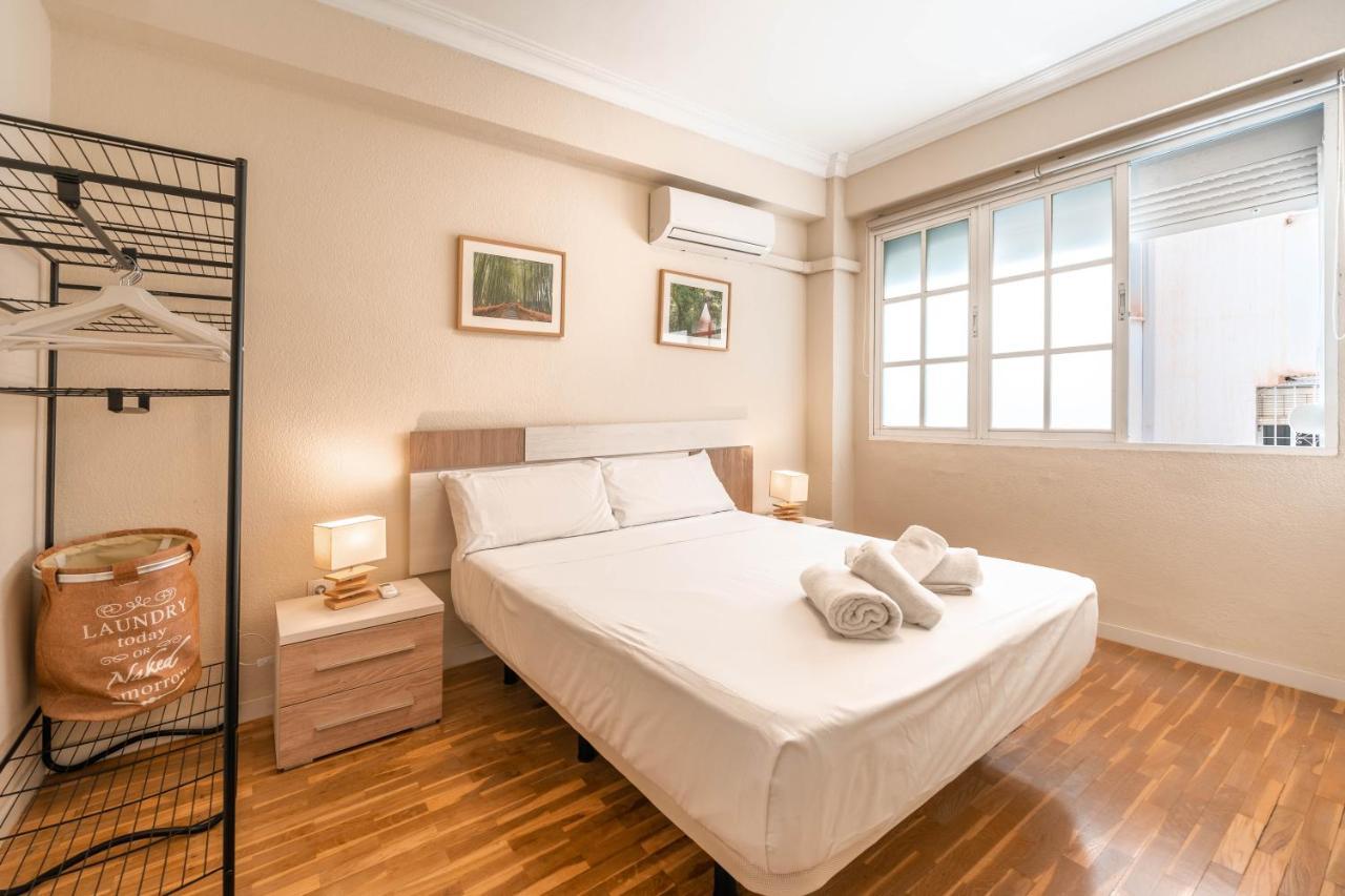 Gran Apartamento De 3 Habitaciones Junto A La Catedral Малага Экстерьер фото