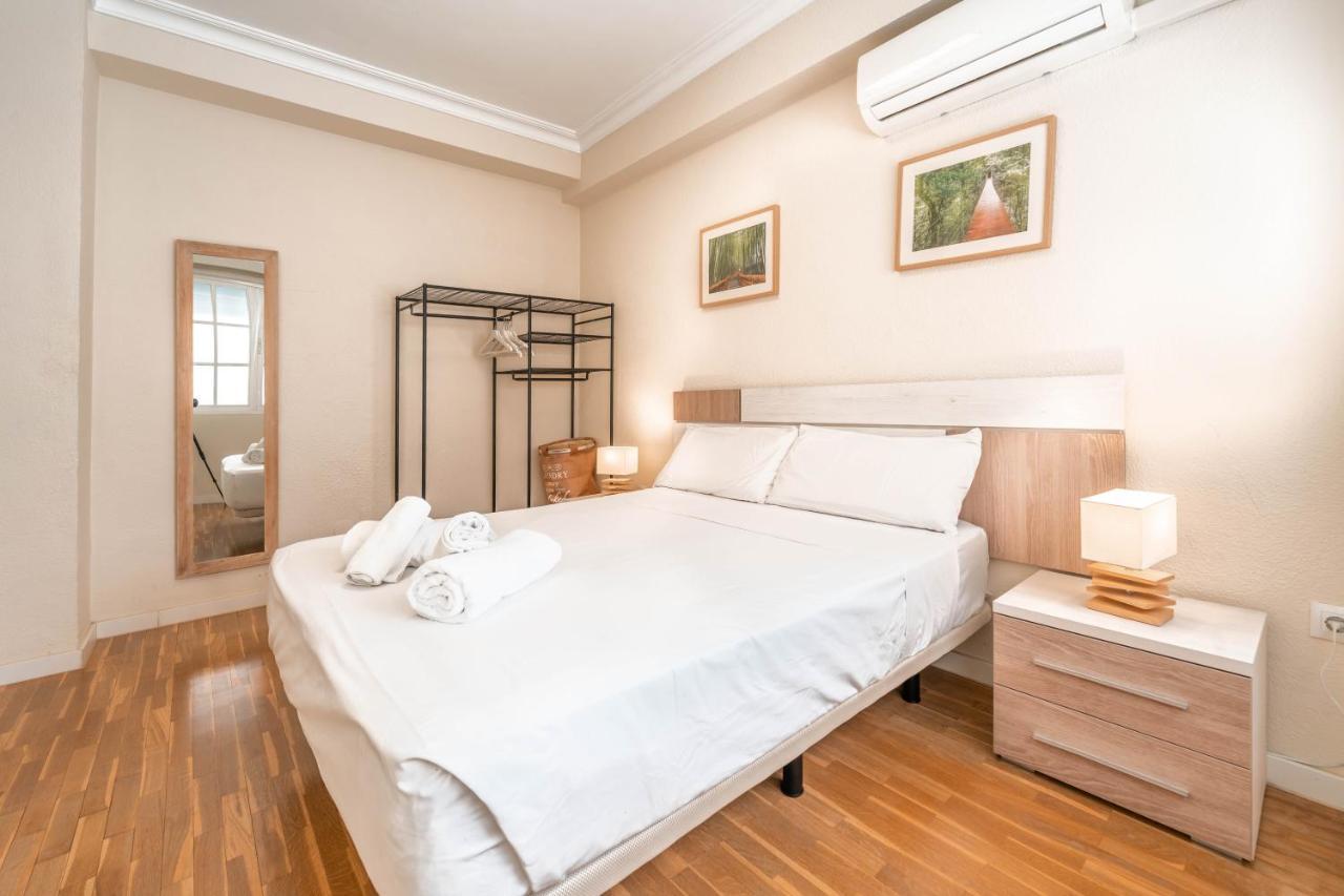 Gran Apartamento De 3 Habitaciones Junto A La Catedral Малага Экстерьер фото