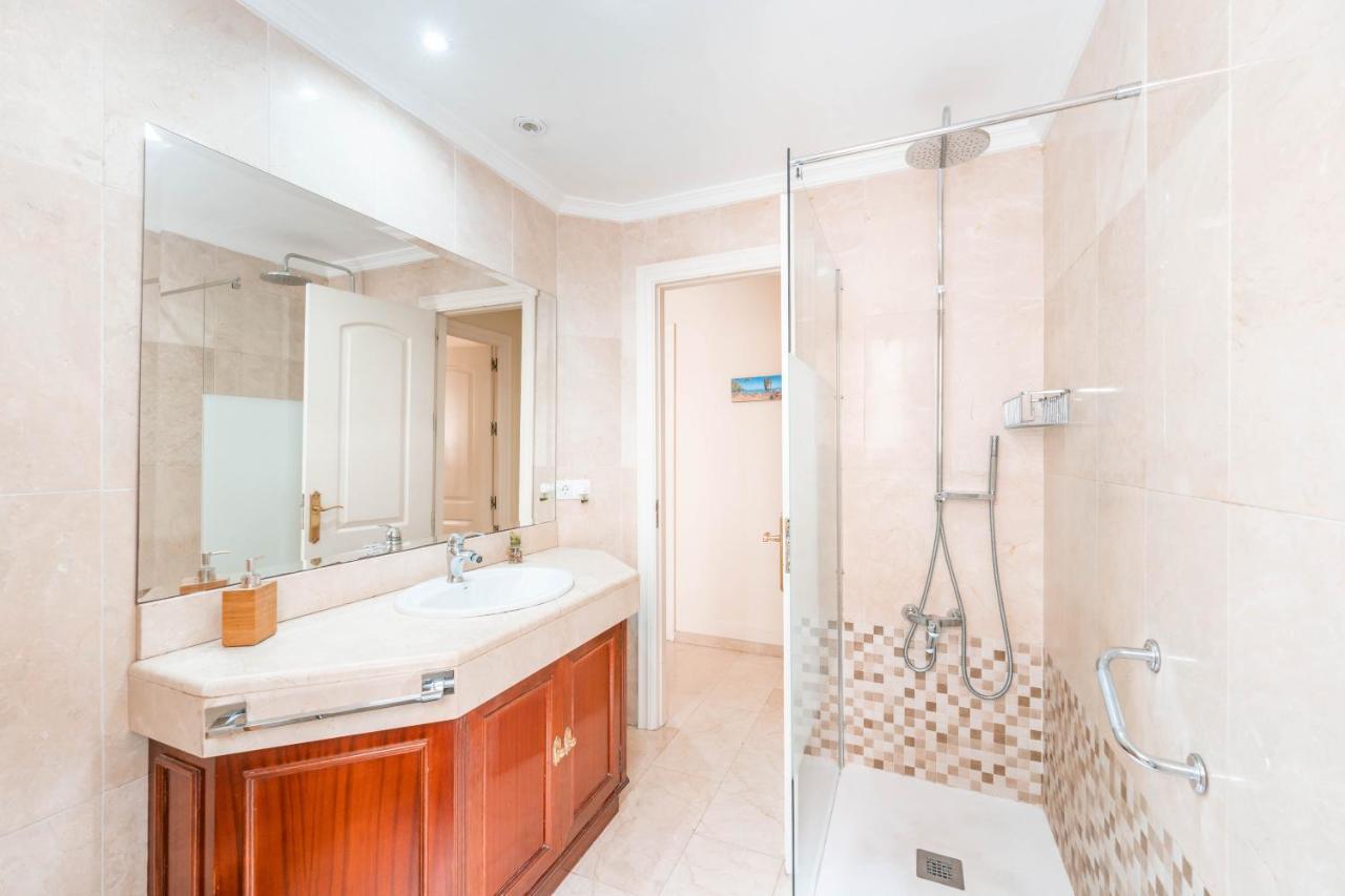 Gran Apartamento De 3 Habitaciones Junto A La Catedral Малага Экстерьер фото
