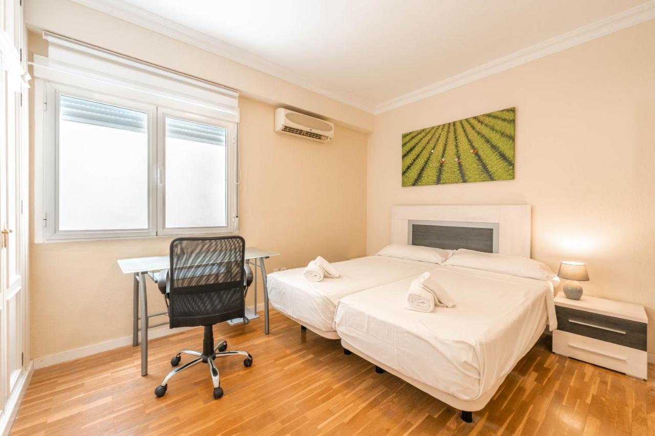 Gran Apartamento De 3 Habitaciones Junto A La Catedral Малага Экстерьер фото